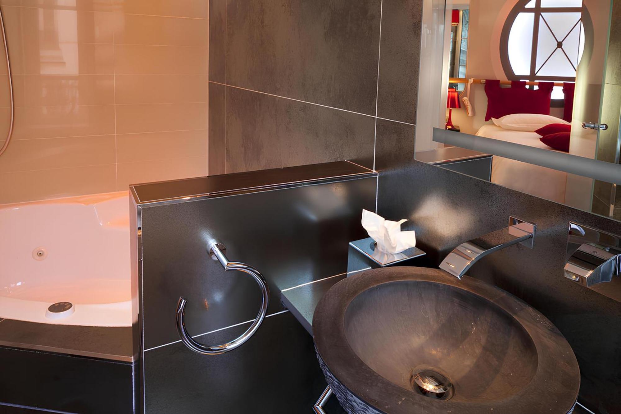 Double Room Opéra Garnier Jacuzzi